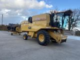 1990 New Holland TX32 Combine